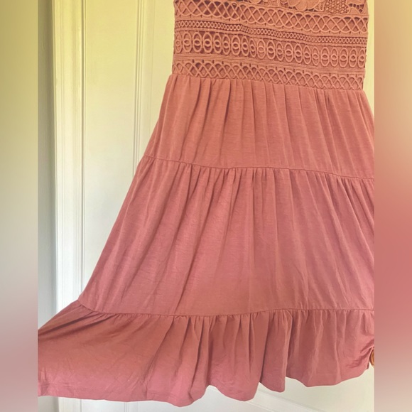 Flowy Dusty Pink Dress - Picture 3 of 6